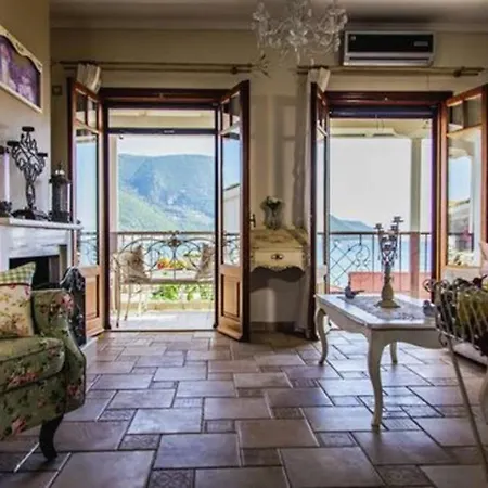 Sea Front Almi Ferienhaus